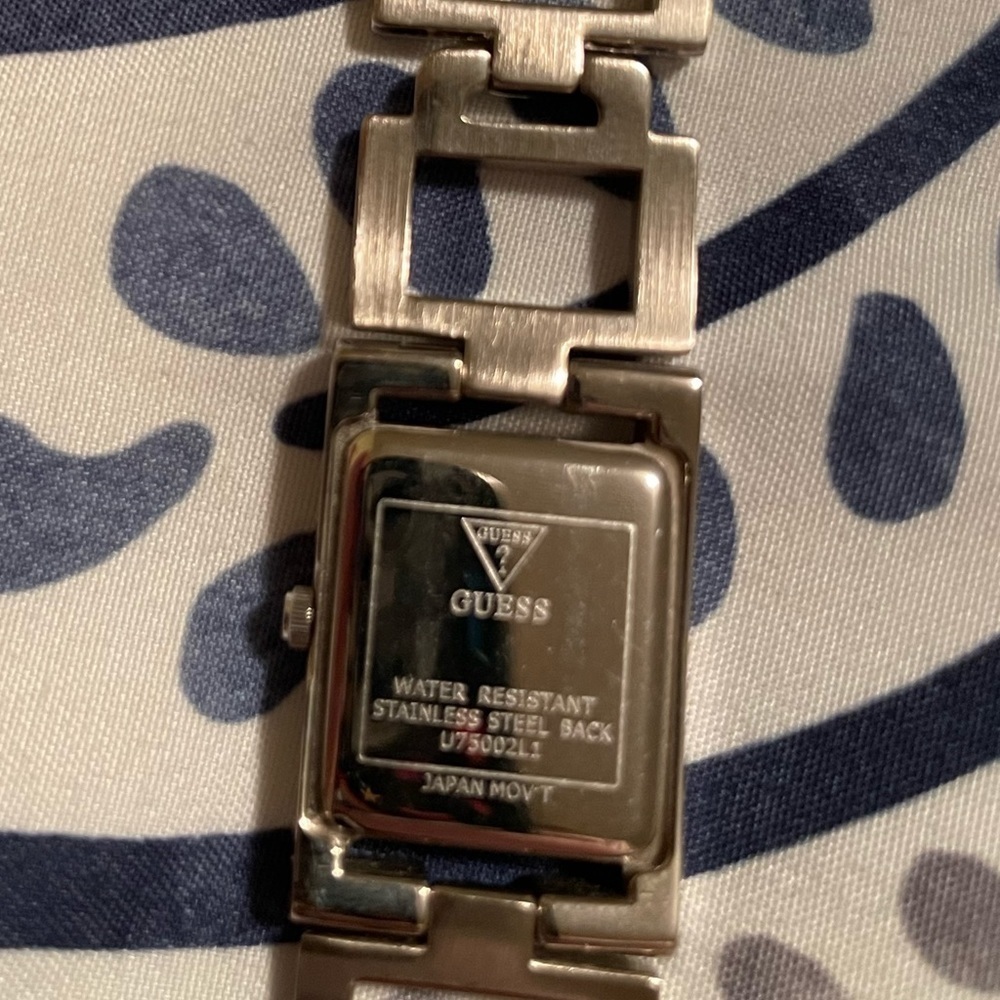 Silver Guess watch - Picture 2 of 6